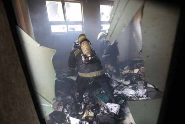Posteriormente, se identificó el camión en el que iban los estudiantes, fueron sustraídos por los uniformados y los subieron a una camioneta de redilas para transportarlos por un camino de terracería. Con la información de Univision.com