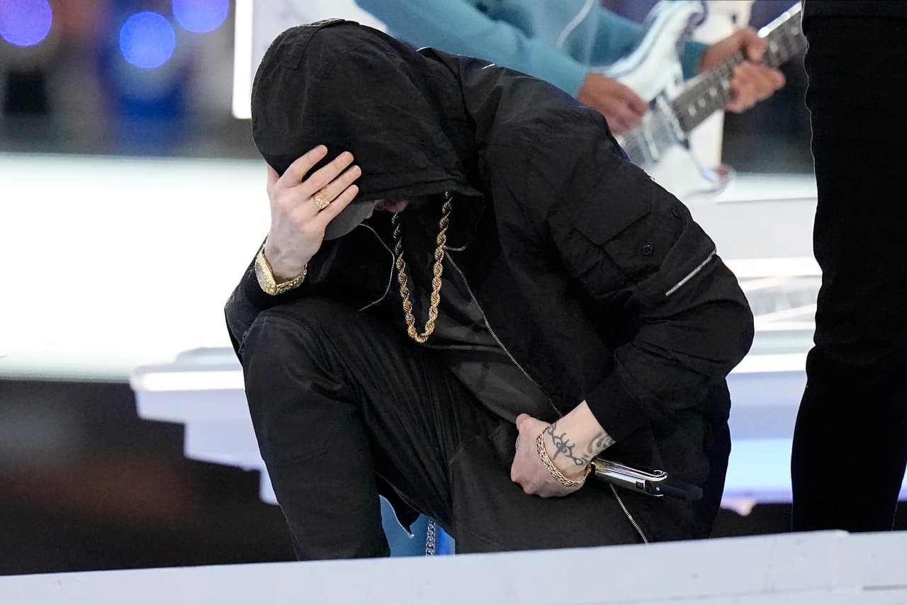 El gesto de Eminem en el Super Bowl que lanzó un tajante mensaje a la NFL