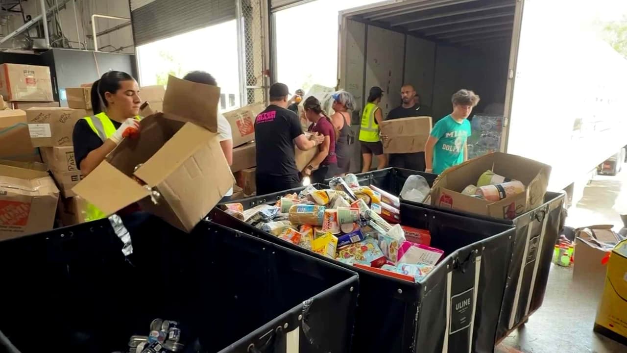 Caravana nacional de Univision Contigo por Venezuela llega a Doral con toneladas de ayuda