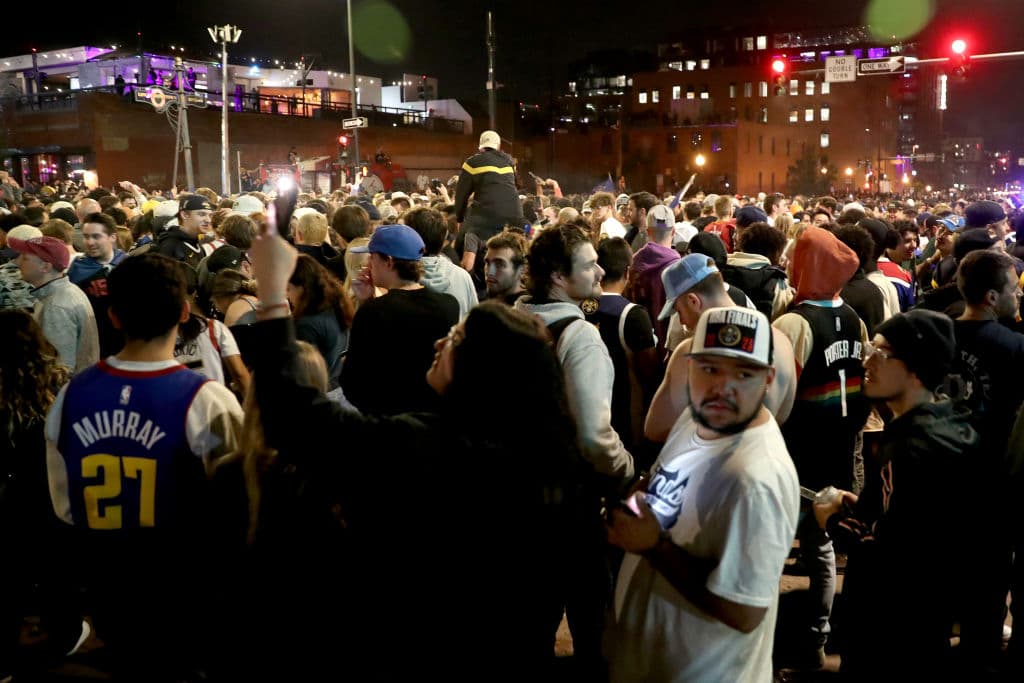 Al menos 10 heridos en un tiroteo en Denver tras el título de los Nuggets