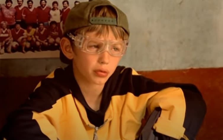 <b>Erich Harrsch, ‘Hormiga’</b>
<br>Daniel ‘Hormiga’ Cruz era el nombre del papel que interpretó Erich Harrsch en ‘El Atlético San Pacho’. Se trataba del amigo pequeñito y rubio del equipo, quien se caracterizaba por su manera tartamuda de hablar.