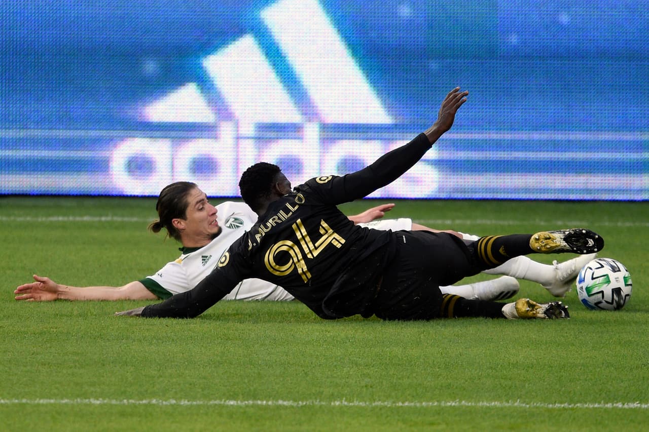 Carlitos Vela regresa al gol y el LAFC empata en casa frente a los Portland Timbers.