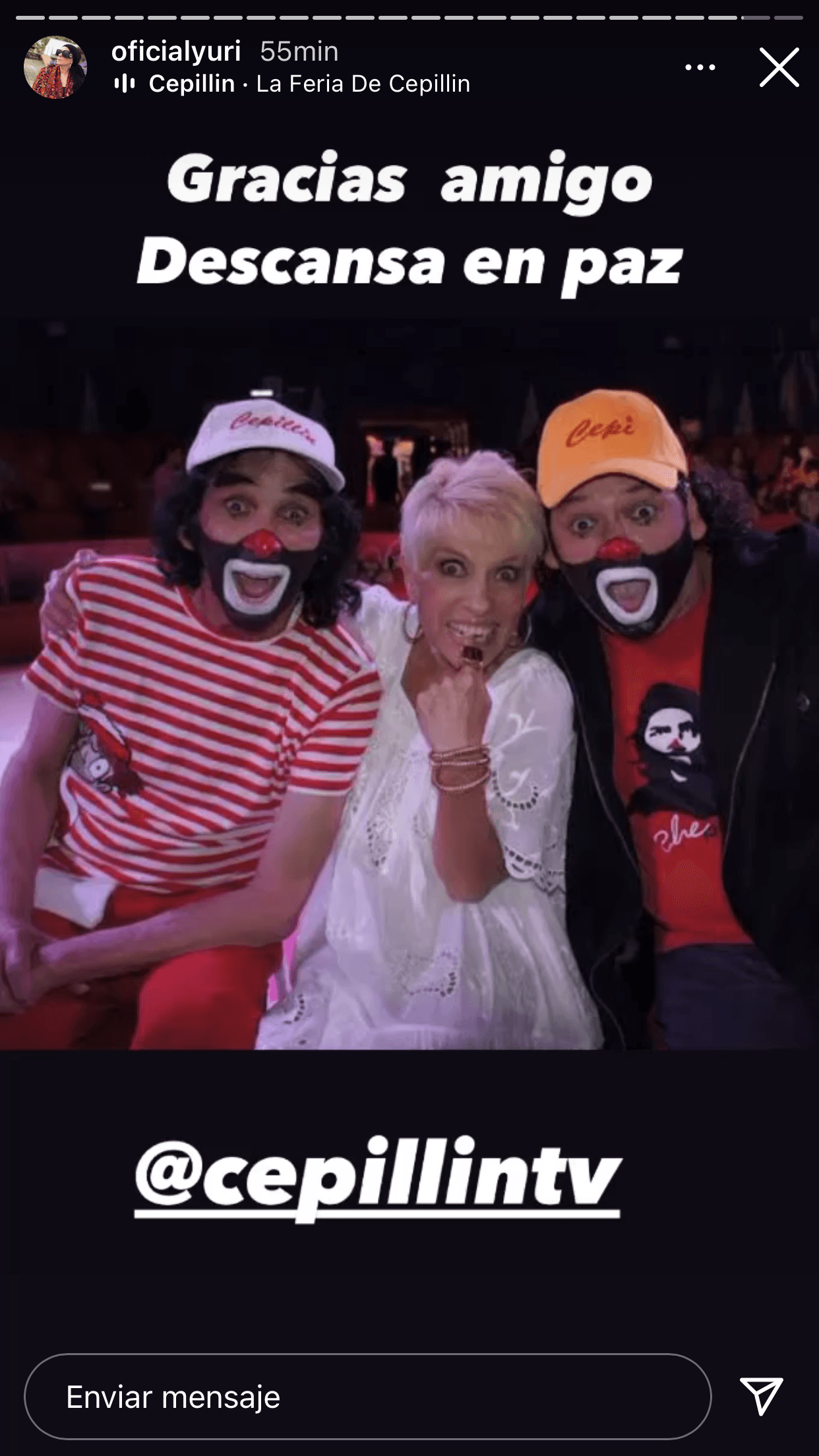 Yuri se quebró en lágrimas cuando fue entrevistada en 'Venga la alegría' menos de una hora después de que 'El Payasito de la Tele' murió. Recordó que él fue quien la apoyó como nadie más cuando llegó de su natal Veracruz a la capital mexicana para comenzar una carrera artística. Ambos actuaron en la película 'Milagro en el circo' del año 1979.