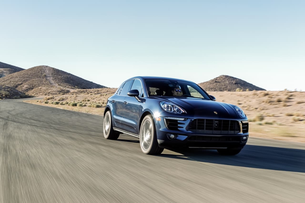 Además es capaz de acelerar de 0 a 62 mph en 6,1 segundos y de acelerar hasta las 142 mph