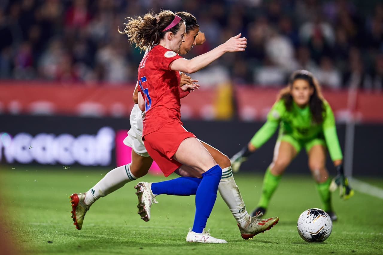 Con goles de Christen Press, Rose Lavelle y doblete de Samantha Mewis, Estados Unidos golea y elimina a México.