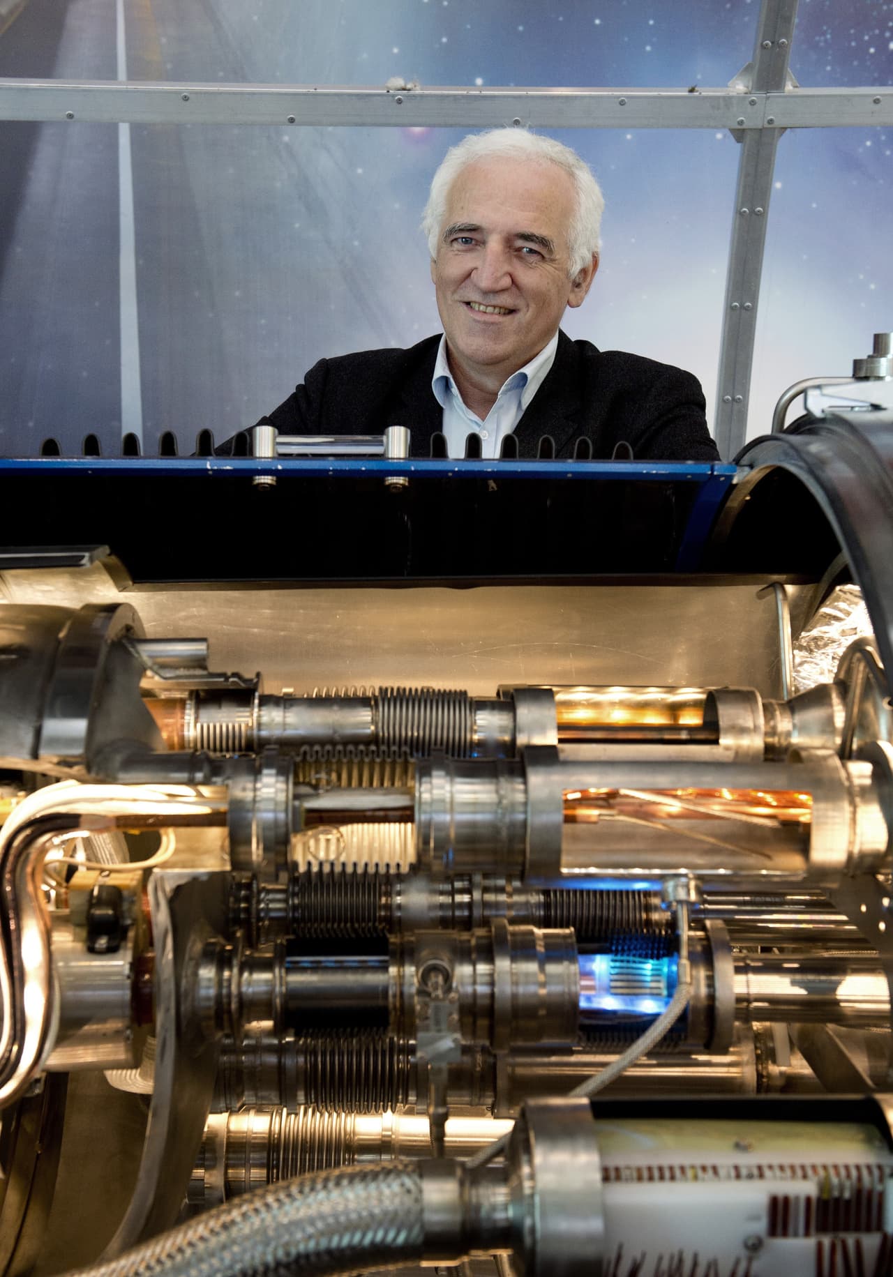 Ese mismo día se creyó que el acelerador de partículas de la Organización Europea para la Investigación Nuclear(CERN) estallaría.