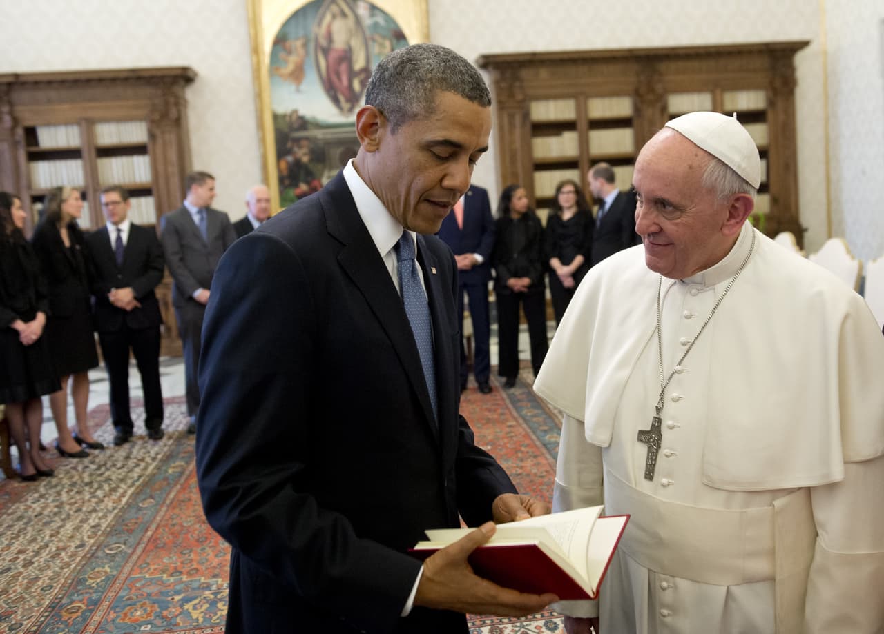Esto debido a la conjugación de múltiples hechos: por ejemplo, una joven que advirtió que la humanidad acabaría cuando el papa Francisco y Barack Obama se conocieran.