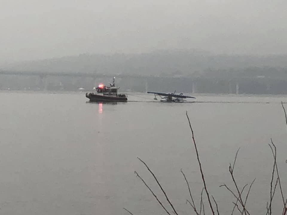 Foto enviada por las autoridades en medio de las maniobras de rescate.