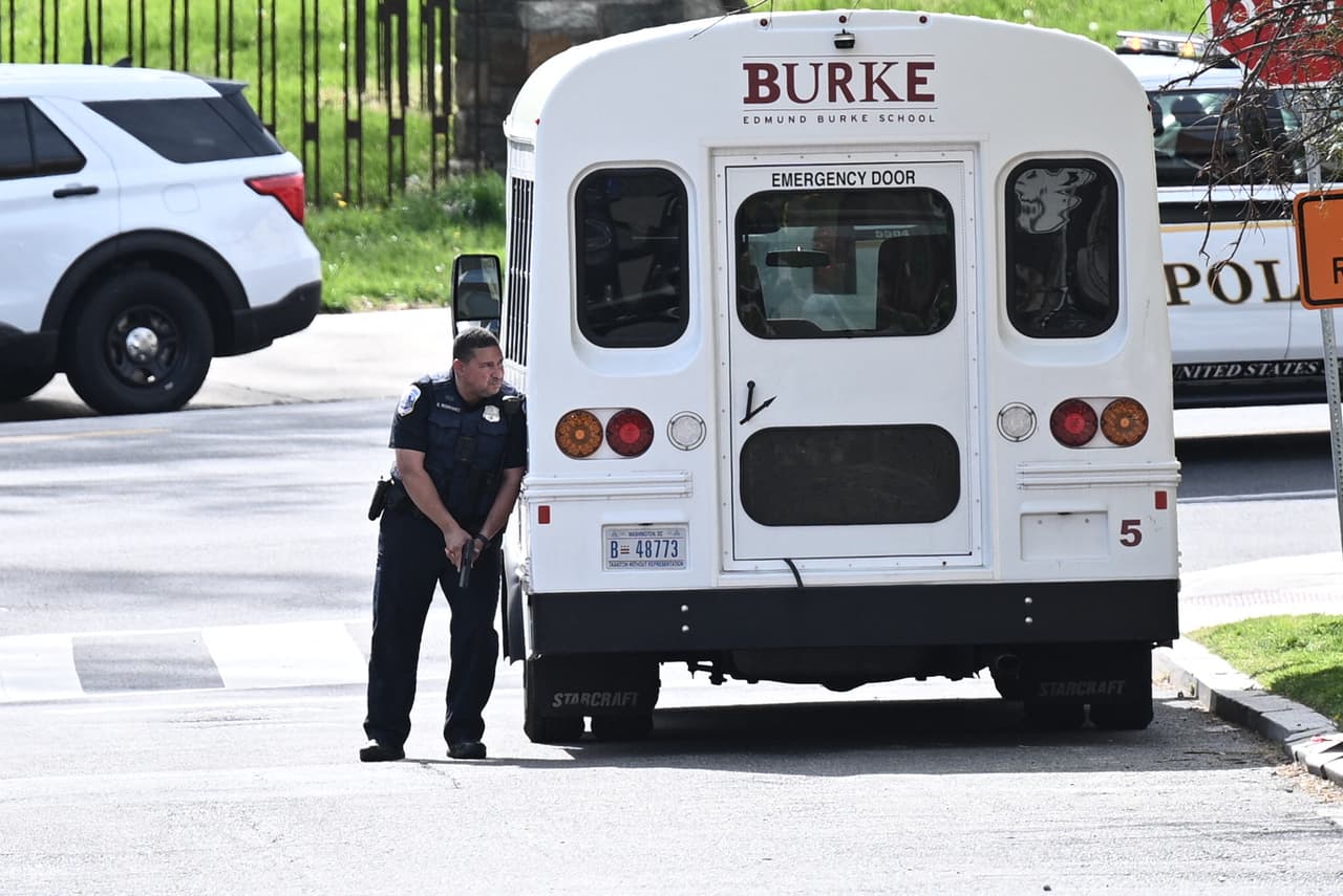 Las escuelas privadas de la zona enviaron cartas a los padres para comunicarles sobre el tiroteo y que la zona la estaban asegurando las autoridades.