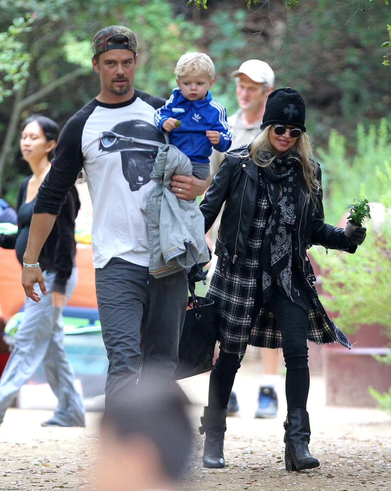 Pero no fueron solos.