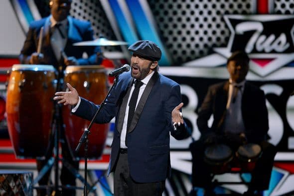 Otro de los grandes que pisaron el escenario de Premios Lo Nuestro fue Juan Luis Guerra.