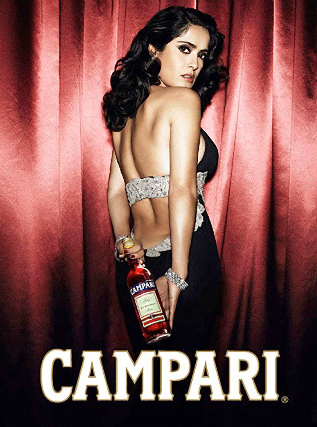 Sus padres son el político y hombre de negocios mexicano Sami Hayek Domínguez, de origen libanés, y la cantante de ópera Diana Jiménez Medina, de ascendencia española.