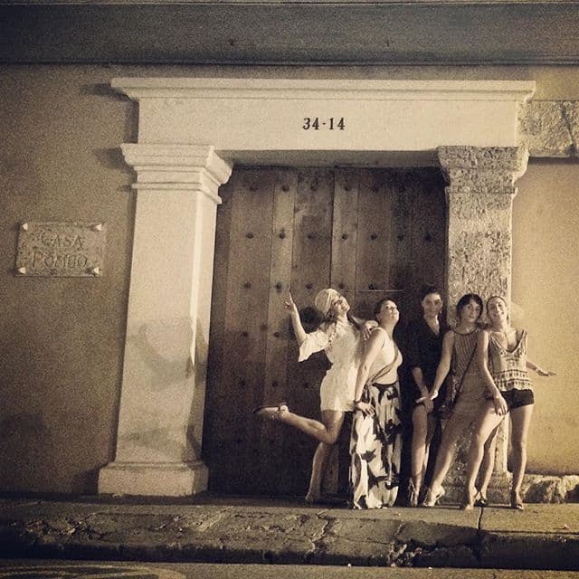 La novia, sus amigas y su hermana tuvieron una noche de despedida antes de la boda.