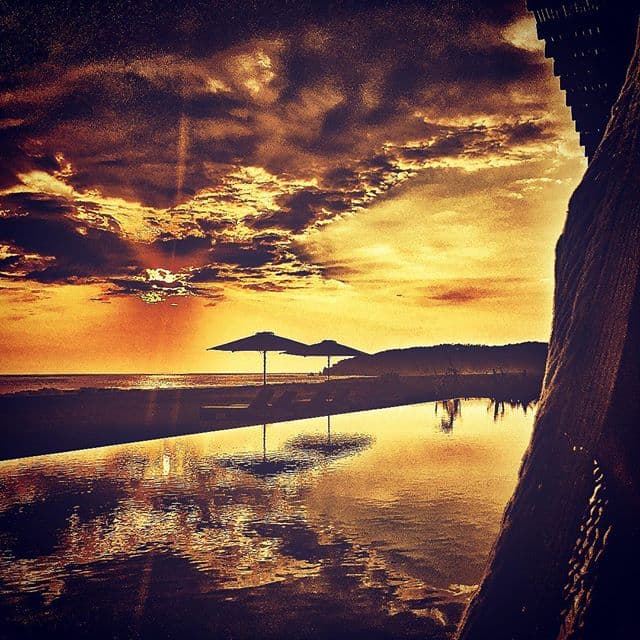 Con estas vistas y con semejante evento, cualquiera se contagiaría del romanticismo.