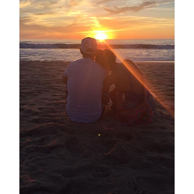 También compartió con sus seguidores esta tierna imagen. "Para siempre", declaró.