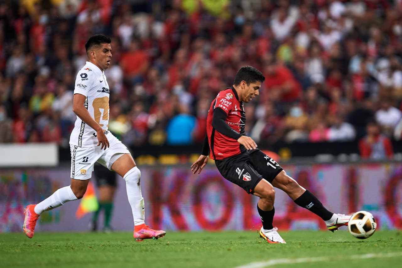 En un partido en el que las emociones llegaron hasta el final, los Rojinegros aprovecharon su lugar en la clasificaciòn para eliminar a Pumas.