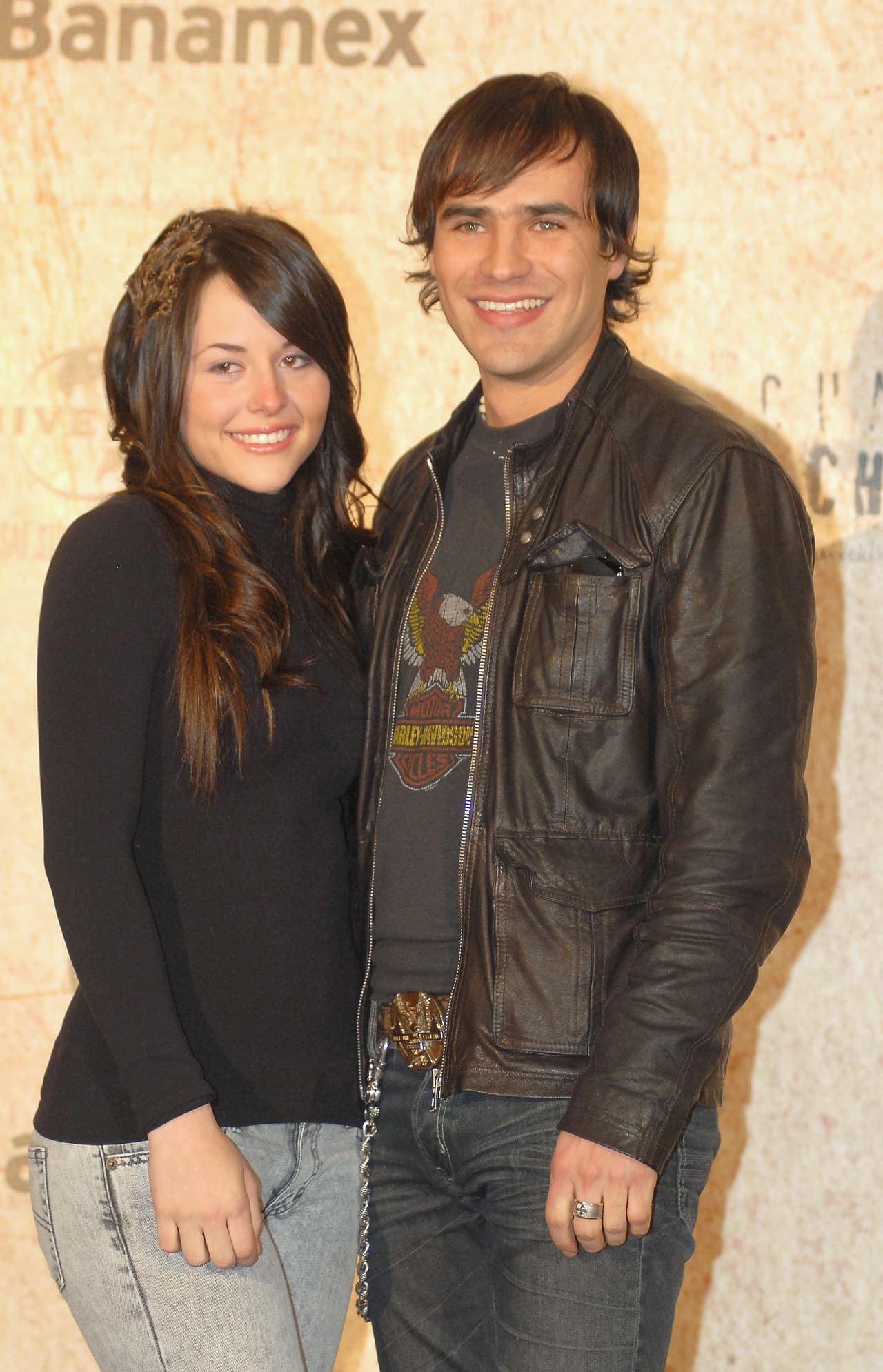 <b>Jorge Poza y Zuria Vega</b>, se conocieron en el set de la telenovela ‘
<a href="https://www.univision.com/famosos/elenco-telenovela-alma-hierro">Alma de Hierro</a>’ de 2008.