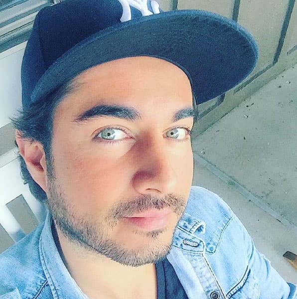 Ambos tiene los ojos verdes y son guapos, no cabe duda que su bebé estará hermoso.