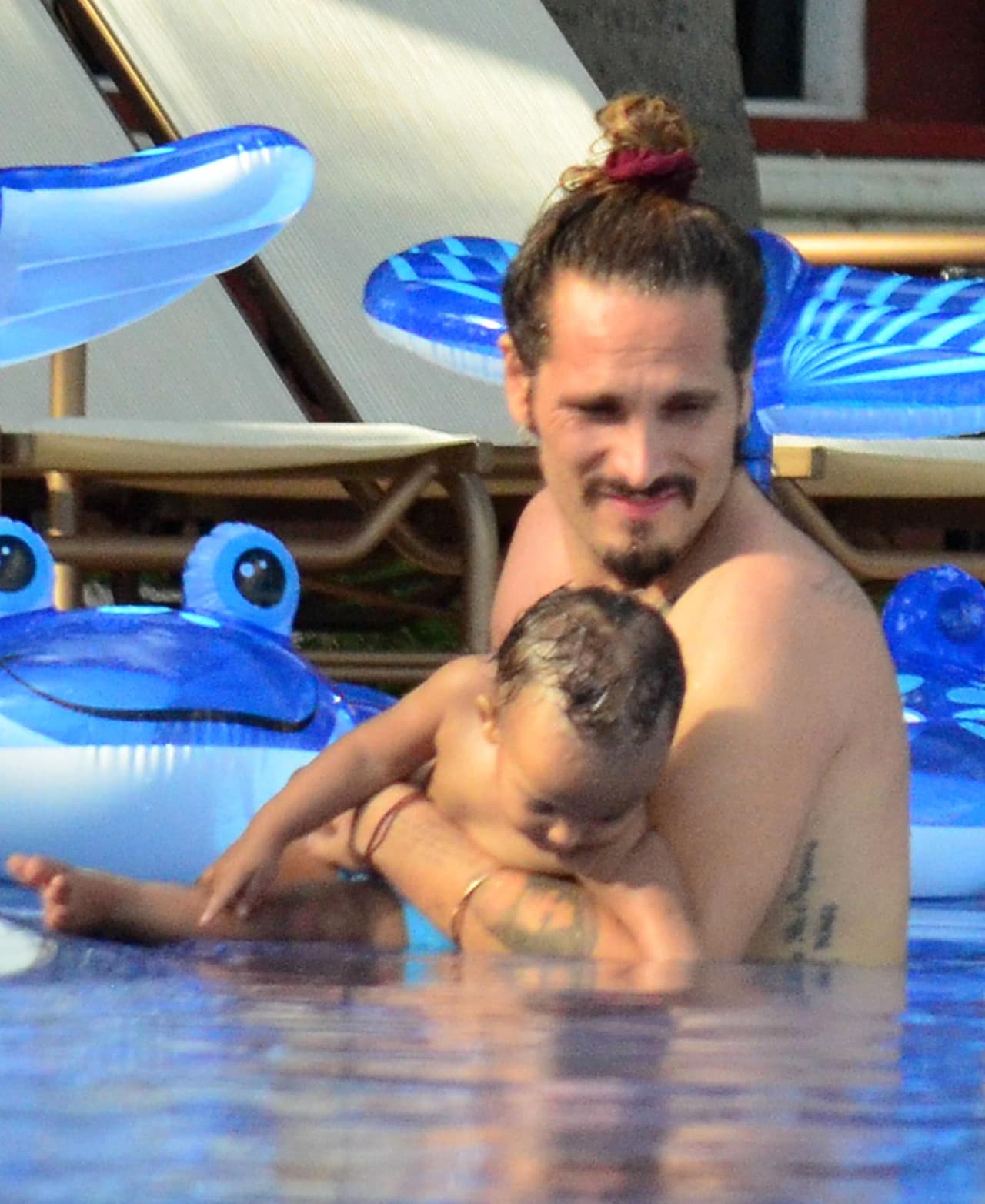 Es un papi muy juguetón.