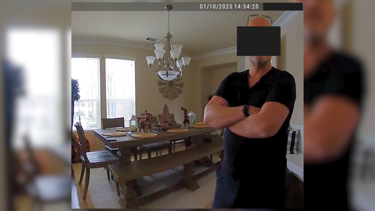 Captura de la cámara corporal del primer agente en la escena, compartida por el tribunal forense de Cheshire.