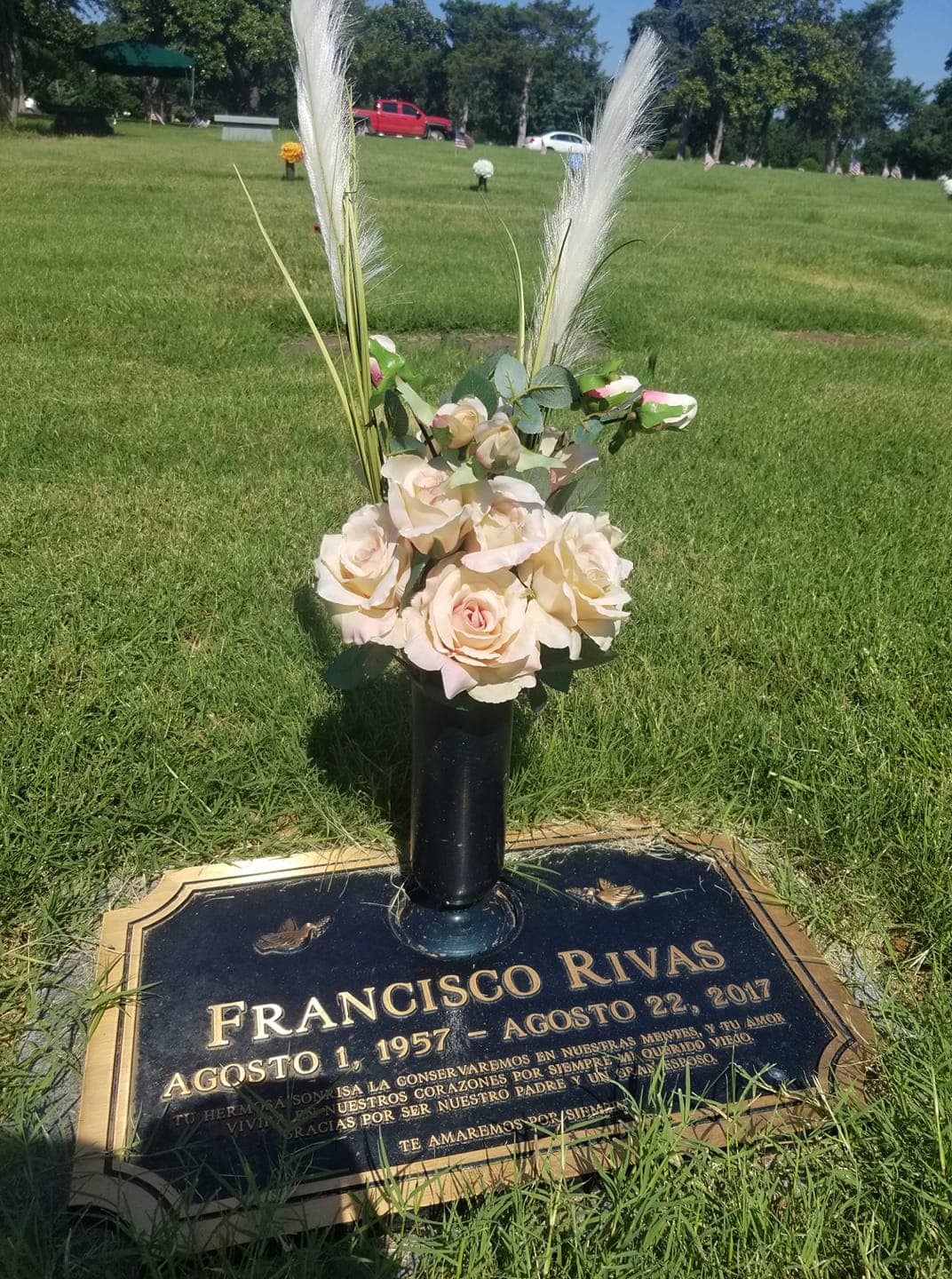 Por otra parte, Yazmín Rivas dijo que fue a visitar a su padre en este lugar.
<br>