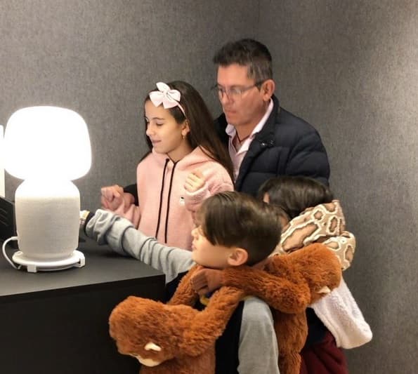 Mencionó que hasta su hija "me ha pedido otra hermanita. Por lo pronto, 
<b>estamos intentándolo</b>".