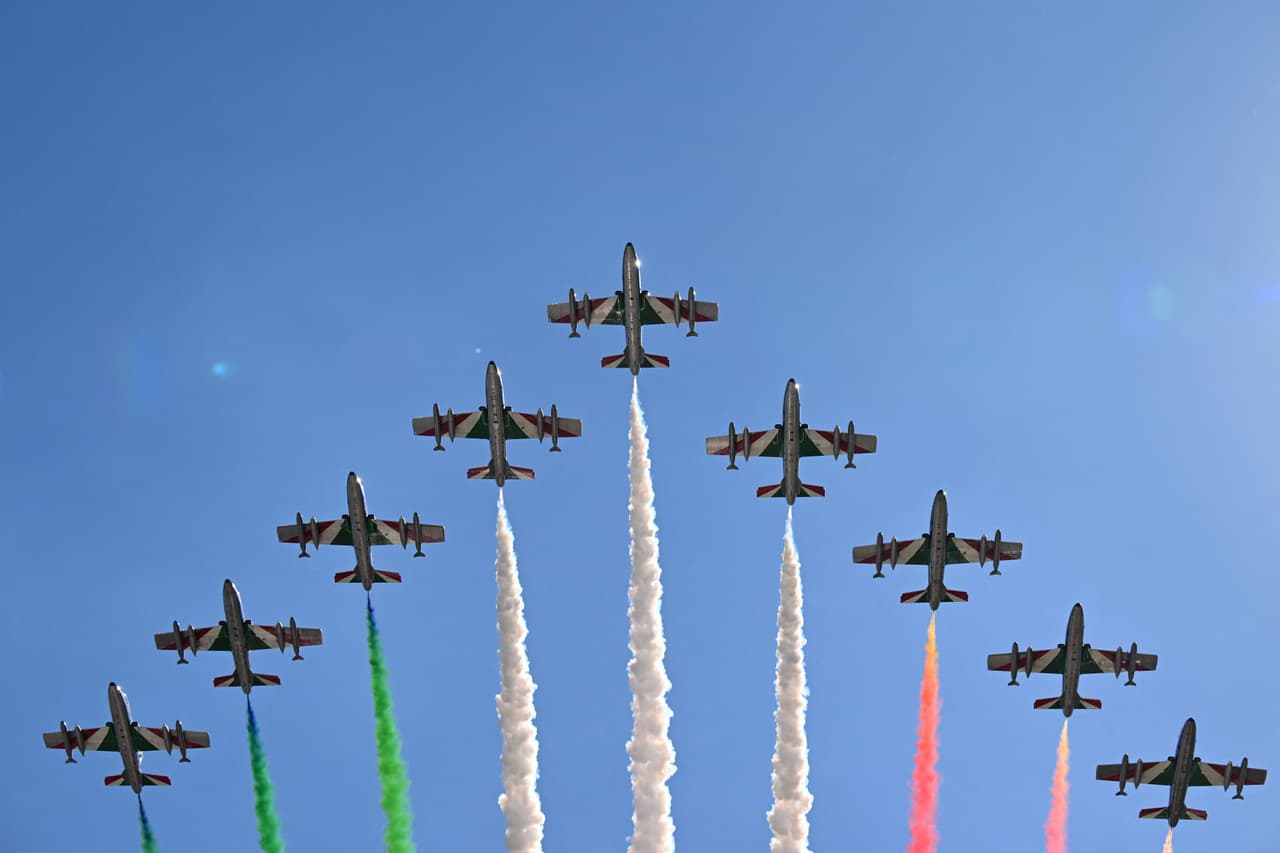 Verstappen ganó en el GP de Monza y el mexicano Sergio Pérez terminó en sexto lugar tras una estrategia que le ayudó a subir posiciones; la carrera finalizó con Safety Car tras abandono de Ricciardo.