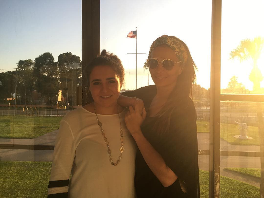 "Valentina es una niña muy madura [...] si le quedó un seno más pequeño que el otro, pero ella ya aprendió a saber, ya sabe identificar", expresó.