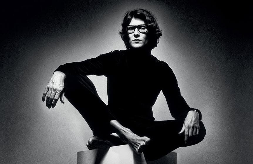 Yves Saint Laurent , uno de los máximos íconos de la moda, anunció su retiro del medio.