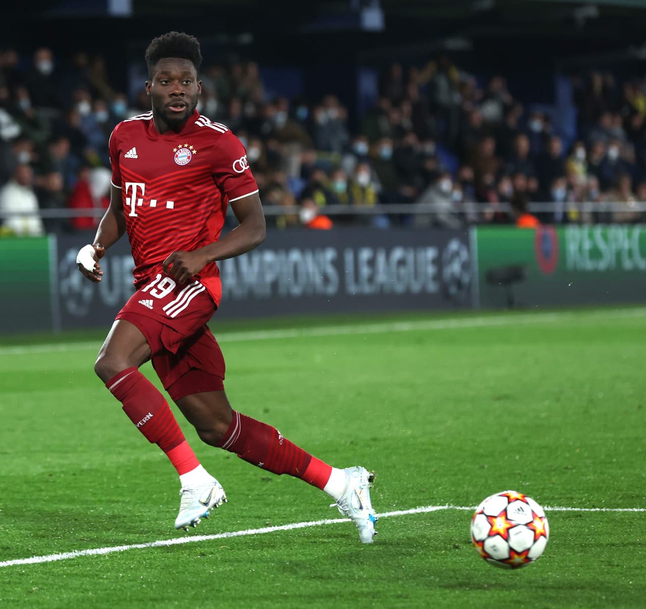 Villarreal aprovechó su condición de local y se impuso sobre Bayern Múnich gracias a un tanto de Arnau Groeneveld.