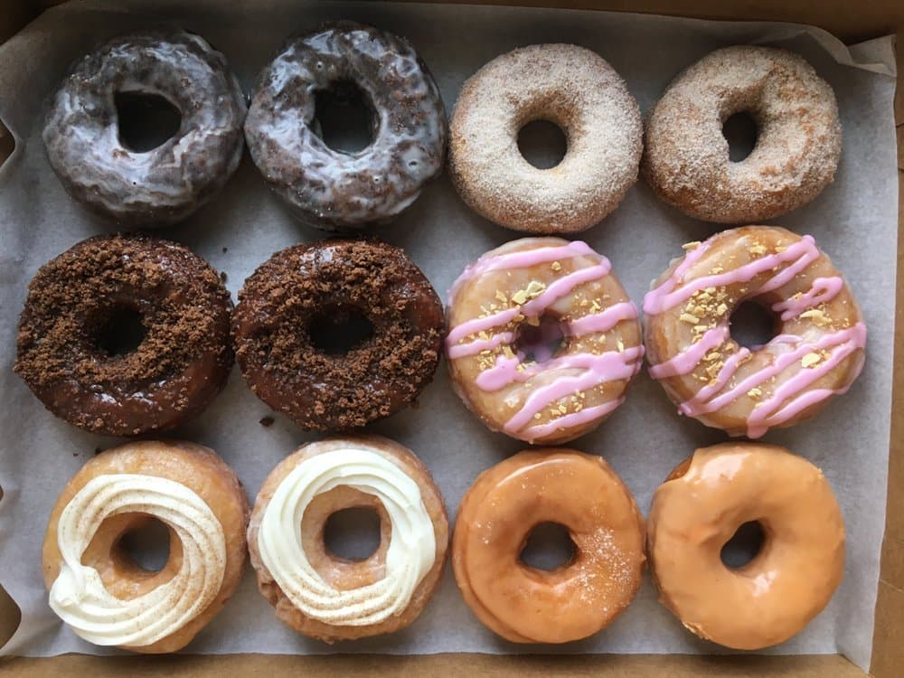 <b>Okie Dokie Donuts </b>
<br>Dirección: 1439 Snyder Ave Philadelphia, PA 19145
<br>Teléfono: (267) 237-3786
<br>Sitio web: 
<a href="https://www.okiedokiedonuts.com/">https://www.okiedokiedonuts.com/</a> 
<br>
<b><a href="1439%20Snyder%20Ave%20Philadelphia,%20PA%2019145">Cómo llegar</a></b>
<br>
<br>Sus dueños dicen que “Okie Dokie Donuts se especializa en donas artesanales, gourmet y sin gluten. Las opciones veganas también están disponibles”.