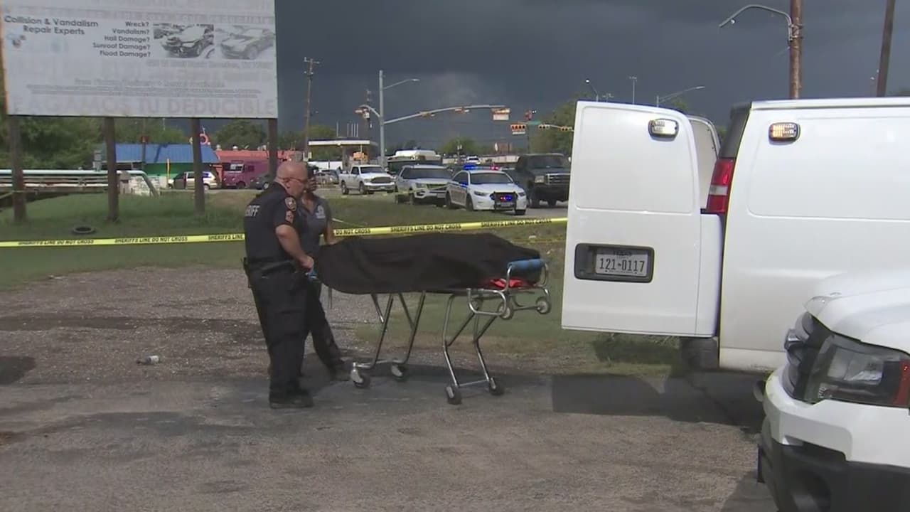 Hallan un hispano muerto en una zanja al norte de Houston y se cree que fue víctima de las inundaciones