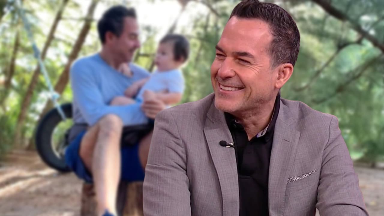 Carlos confiesa que por baby León está “renovando” su amor por la Navidad y cuenta qué regalos tiene Santa para él