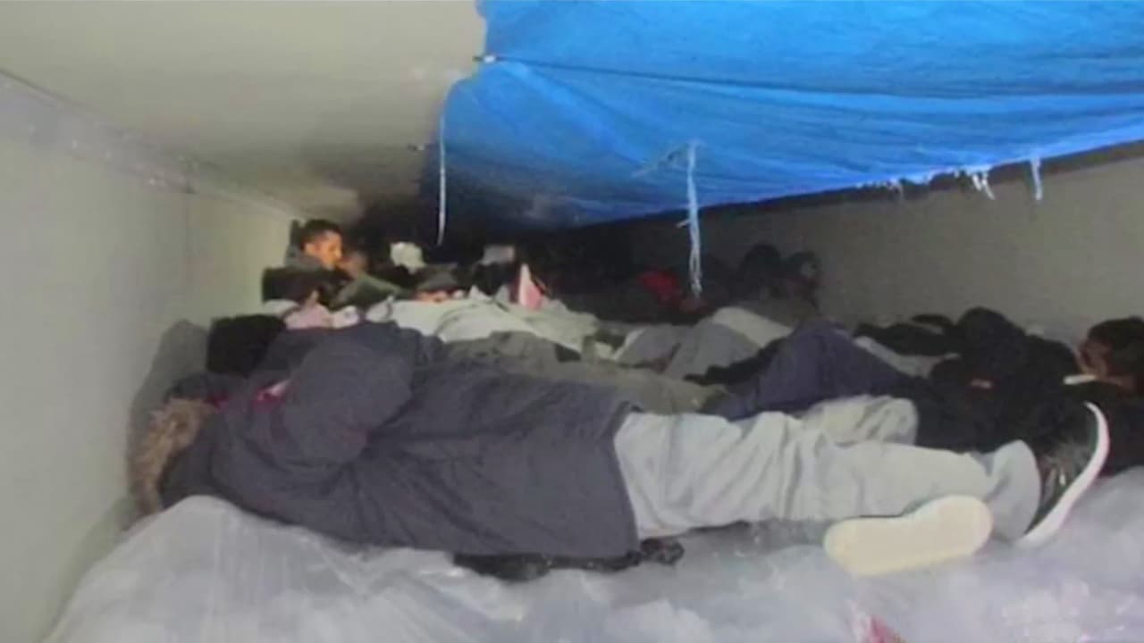 Interceptan en Texas un camión refrigerado con 60 inmigrantes indocumentados