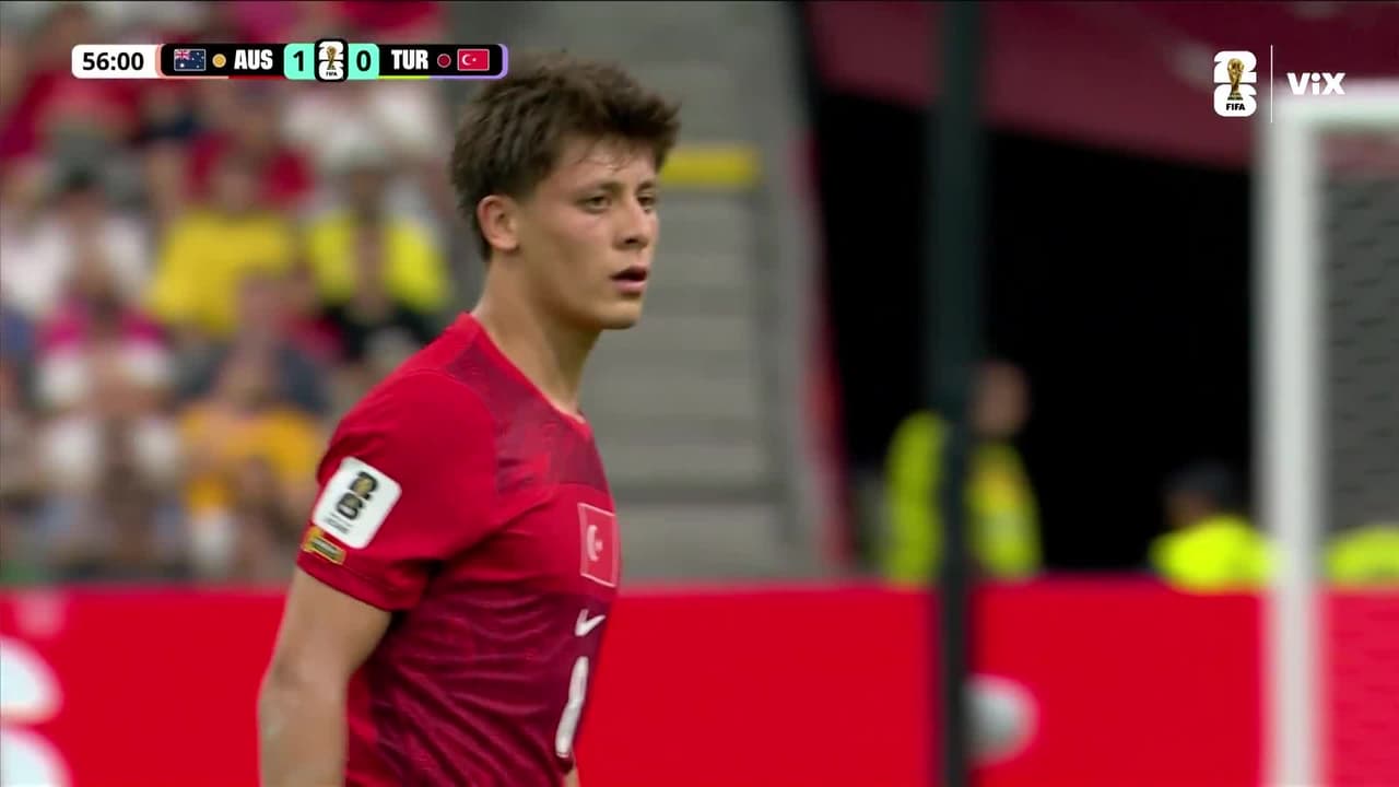¡Patrick Beach le quita un golazo a Arda Güler en el Australia vs. Turquía!