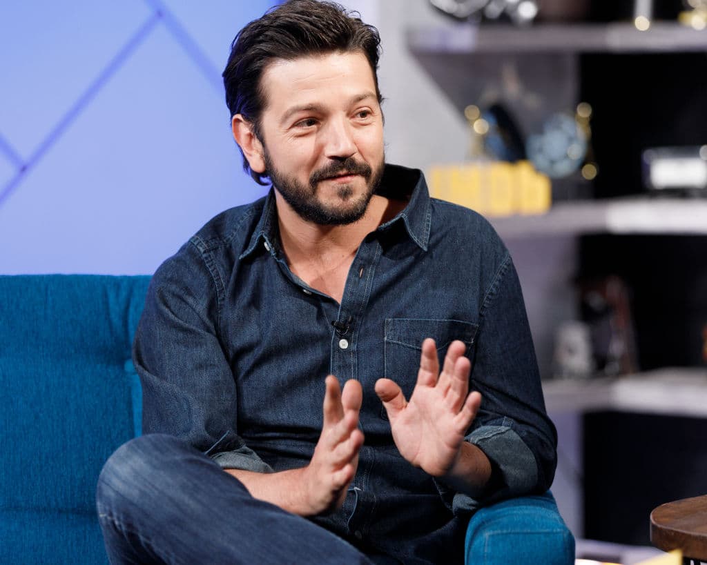 En el 2022, Diego Luna volverá a la saga de las estrellas en la serie 'Andor', producción original de Disney+, en donde se mostrarán los primeros años de este personaje en su lucha contra el Imperio Galáctico.