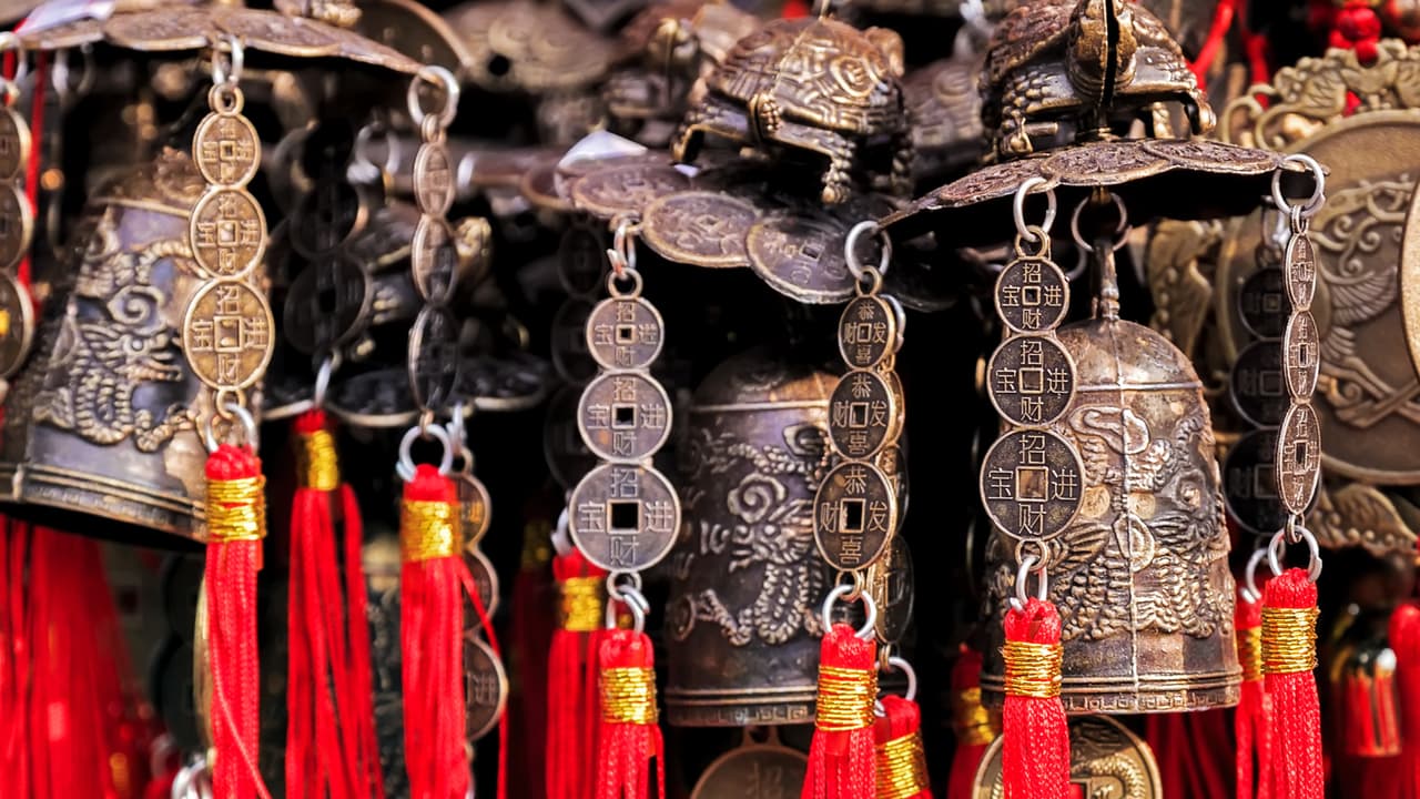 Puedes colgarlas afuera de tu casa o negocio o en algún espacio donde quiereas que se renueve la energía para sanar tu cuerpo y mente.