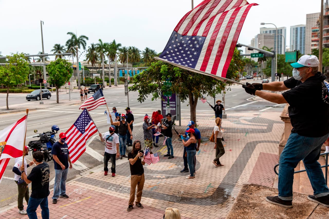 Los mensajes de apoyo a Donald Trump estuvieron muy presentes en toda la manifestación.
<br>