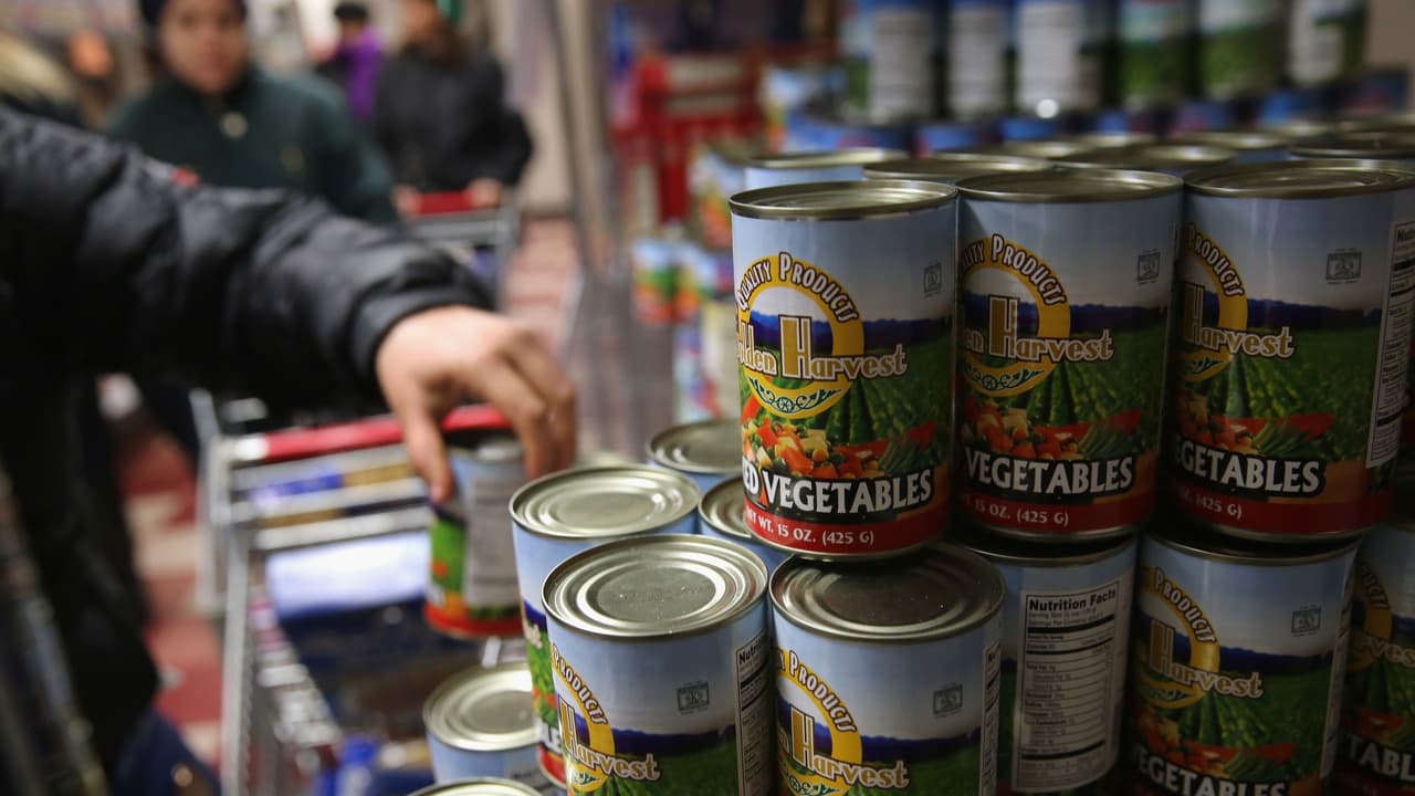 Gobierno de Trump da un paso más para recortar cupones de comida: casi 700,000 beneficiarios quedarán por fuera