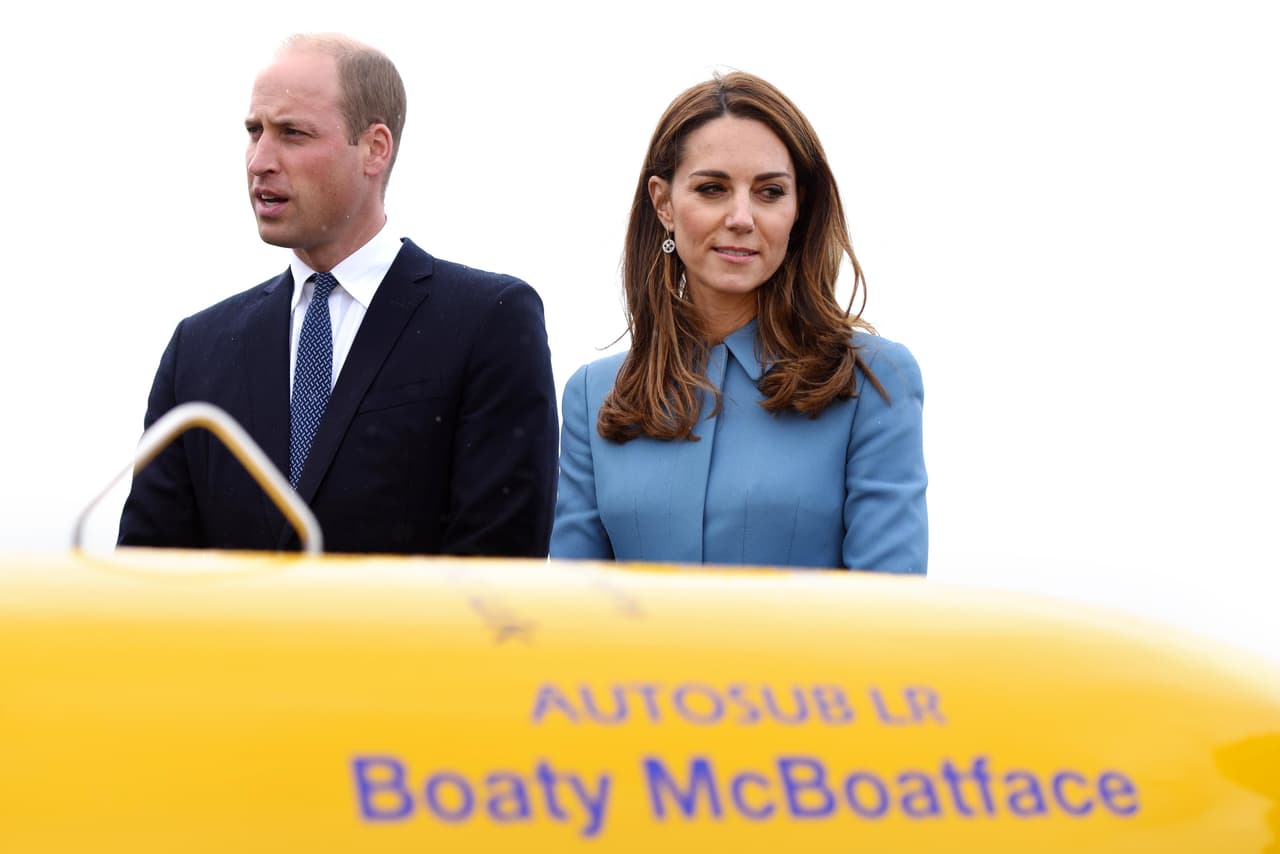 Para este tour, la pareja real viajará en solitario y dejará a sus tres hijos en el Reino Unido, a petición de la Foreign and Commonwealth Office (Ministerio de Relaciones Exteriores
<b> </b>y de la Mancomunidad de Naciones).