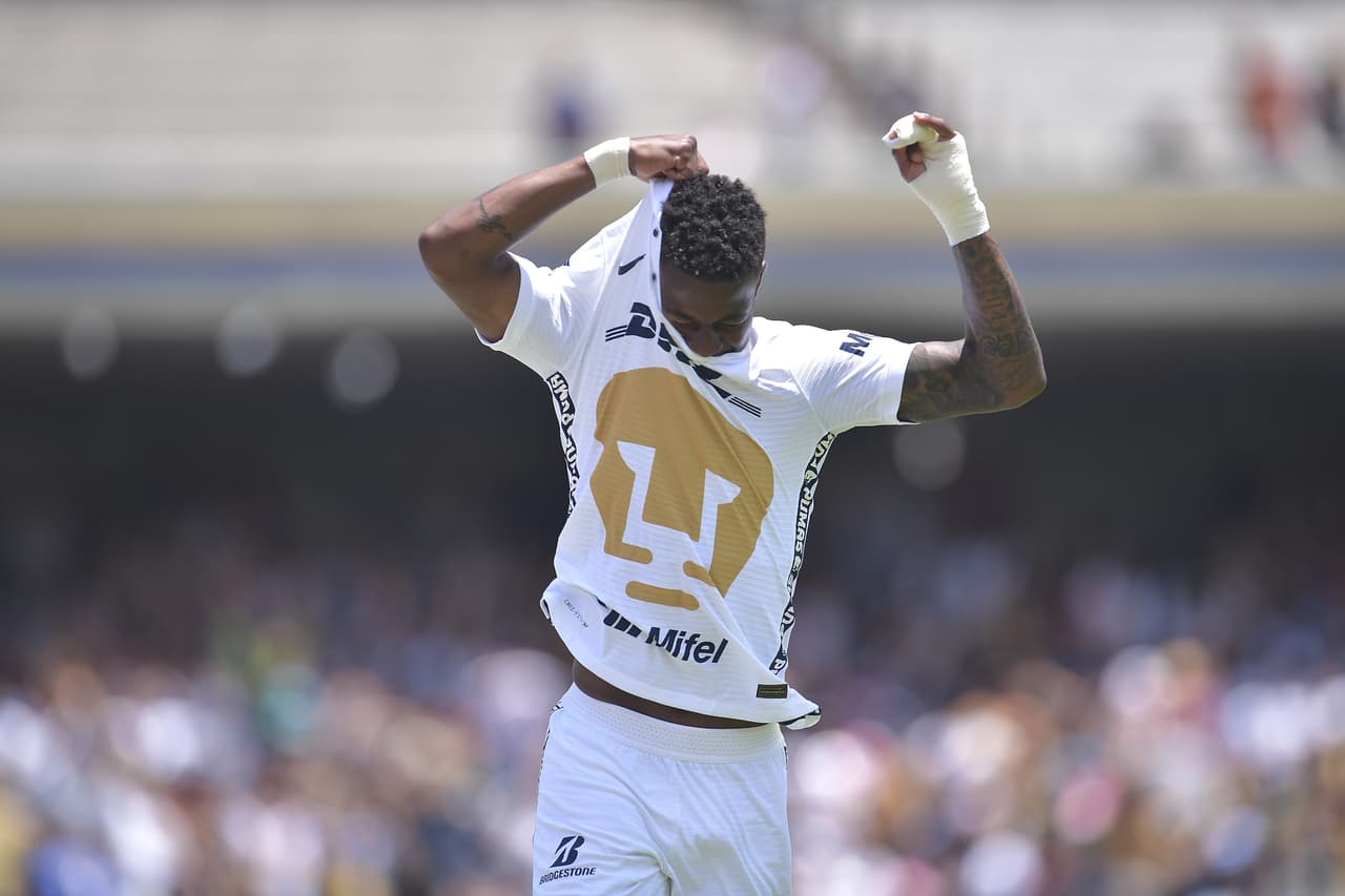 A pesar de haber jugado con 10 futbolistas la mayor parte del juego por la expulsión de Juan Ignacio Dinenno, los Pumas lograron una vital victoria ante Rayados.