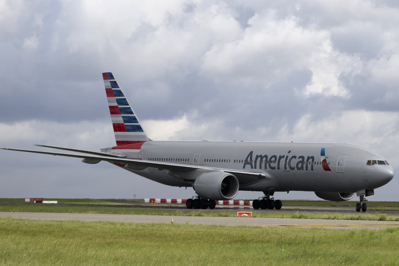 Turbulencias violentas sacuden vuelo de American Airlines: cuatro asistentes de vuelo con lesiones