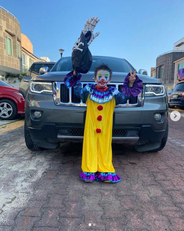 "Él ahorita
<b>ya sabe</b>, no hay forma en que no se entere", mencionó la joven, quien inició su
<b><a href="https://www.univision.com/famosos/como-era-la-bella-relacion-de-octavio-ocana-con-su-prometida-nerea-godinez-estos-momentos-lo-dicen-todo-video">relación amorosa con Octavio Ocaña</a></b> en febrero pasado.
<br>