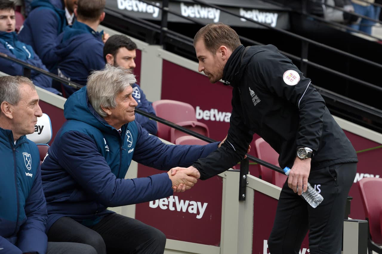 Manuel Pellegrini y Jan Siewert serían los protagonistas en los banquillos esta mañana.