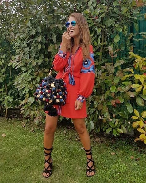 La bella actriz española que llega a la pantalla de UniMás para interpretar a ‘Ana Ribera’ en la serie Velvet, es toda una fashionista. Mira nada más como nos muestra su colección privada cada día en Instagram.