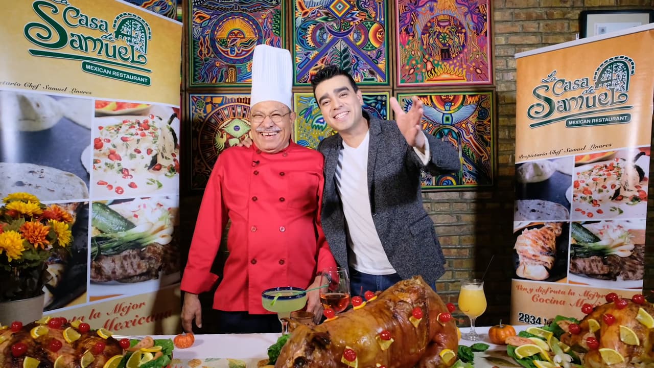 Don Samuel participó en muchos segmentos de cocina para Univision Chicago. Aquí con está con el locutor y presentador Mau Mauricio.