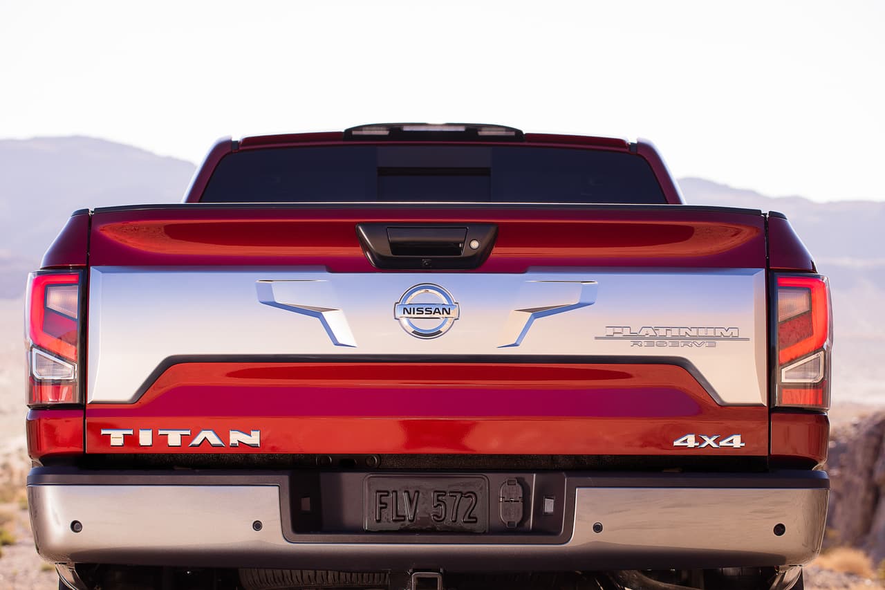 Nissan acudió a la Feria Estatal de Texas para presentar la iteración 2020 de su pickup de tamaño completo. En esta edición, la TITAN recibe una importante actualización que incluye mejoras en su motor, estética, tecnología y seguridad. En imagen: Nissan TITAN Platinum Reserve 2020.