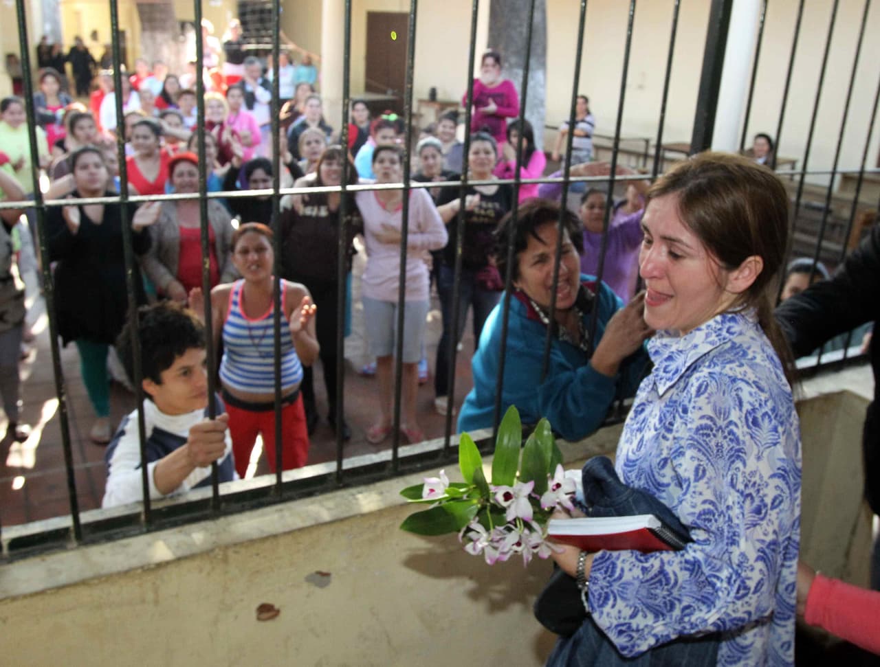 Cuando fue declarada inocente, a Lucía le esperaban todas las internas para despedirle.