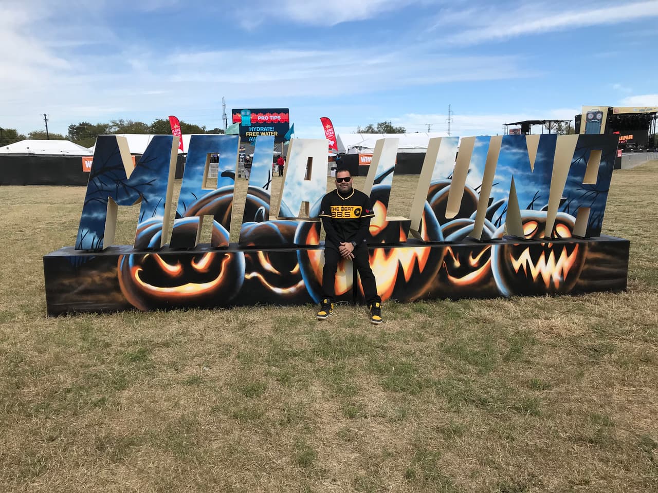 Hammburger takes it all in at the Mala Luna Music Festival on October 28-29, 2017.