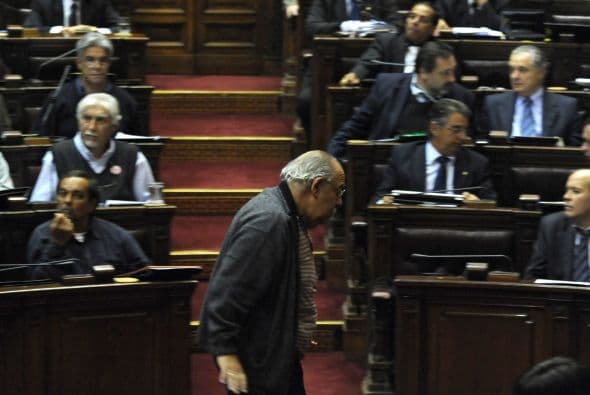 El diputado oficialista Víctor Semproni defendió su postura en contra del proyecto y se retiró de la sala antes de votar.